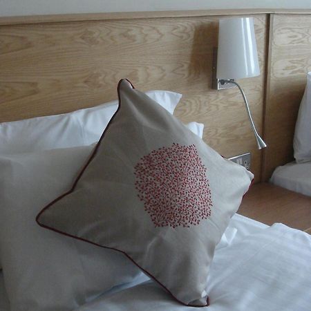 Somerfield Lodge Swansea Room photo