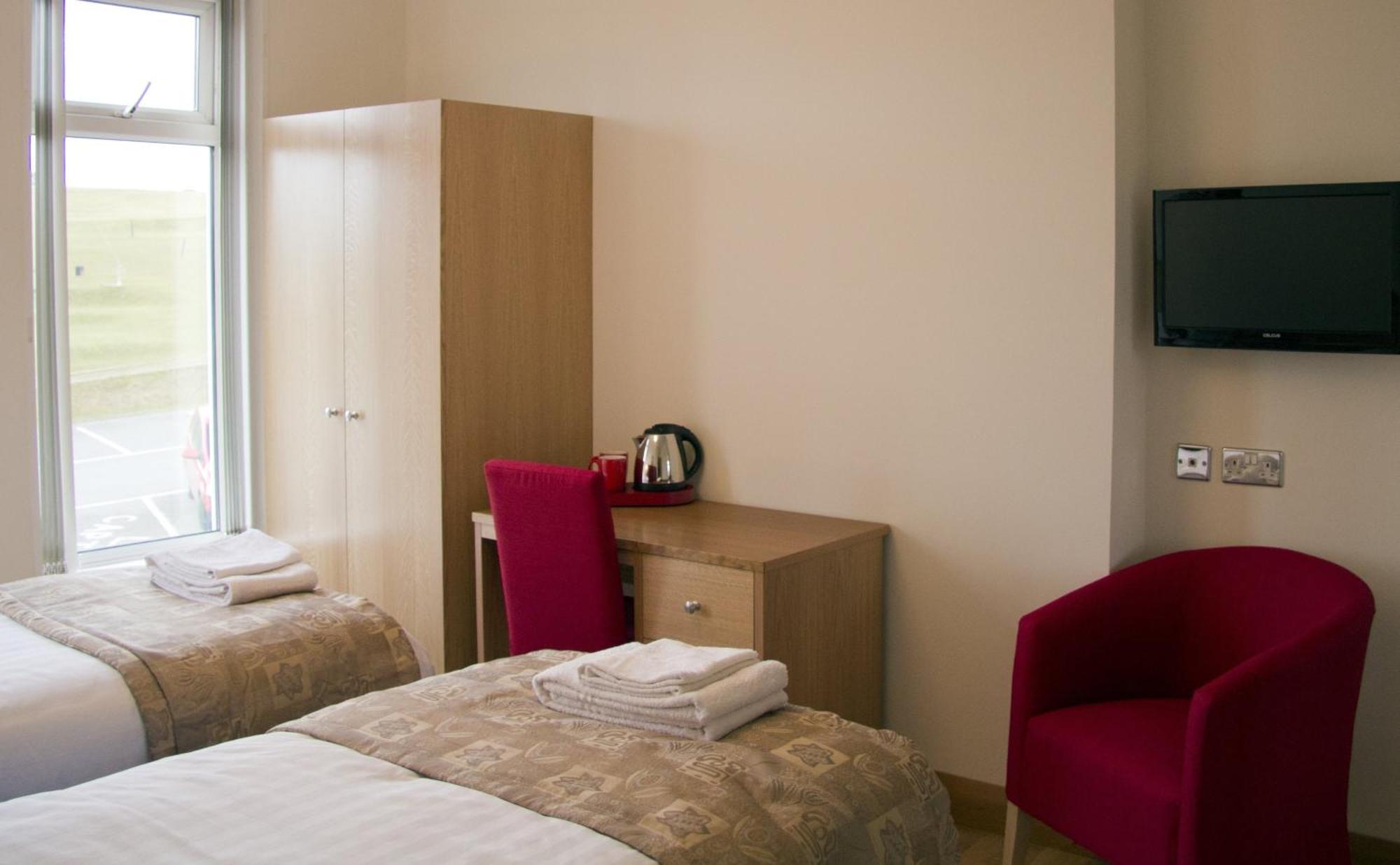 Somerfield Lodge Swansea Room photo