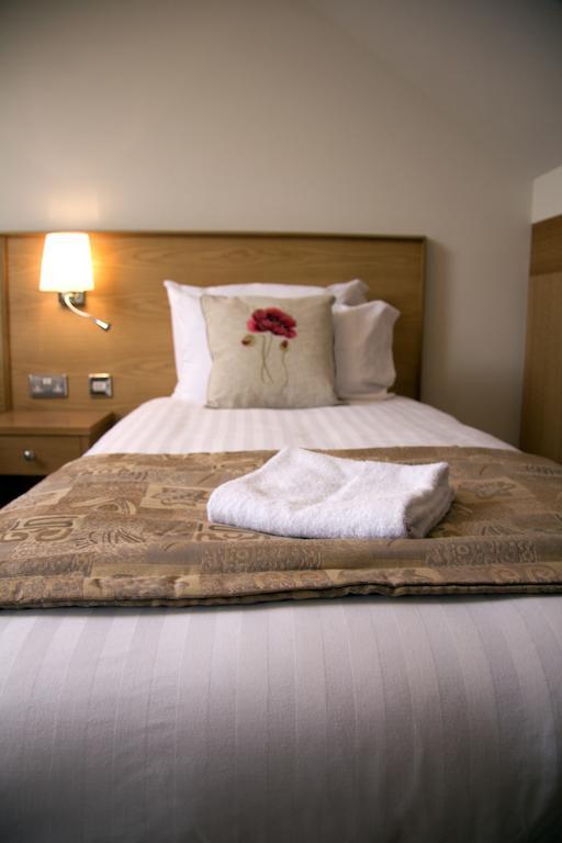 Somerfield Lodge Swansea Room photo